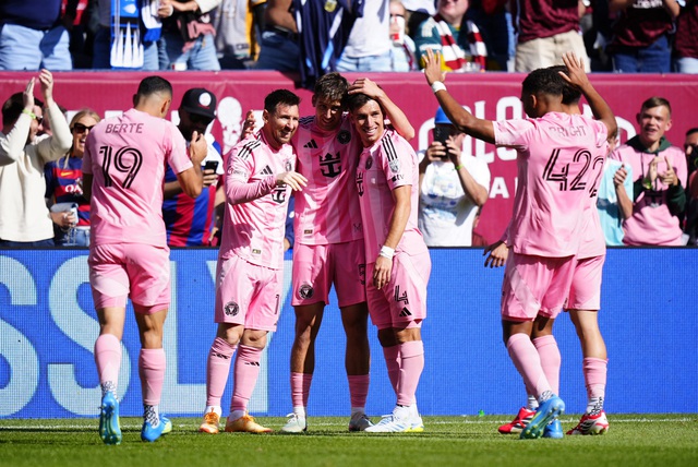 Messi ghi c&uacute; đ&uacute;p gi&uacute;p Inter Miami t&igrave;m lại chiến thắng, ph&aacute; tiếp kỷ lục tại Mỹ- Ảnh 2.