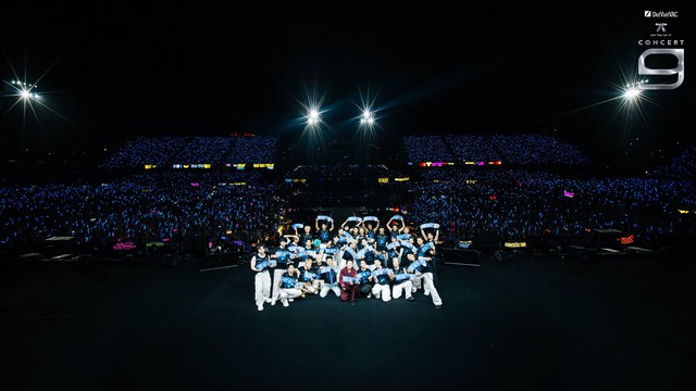 HIEUTHUHAI, Quang H&ugrave;ng MasterD c&ugrave;ng d&agrave;n anh trai 'đốt ch&aacute;y' s&acirc;n khấu- Ảnh 10.