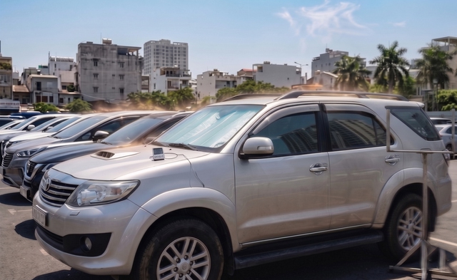 Nắng n&oacute;ng: Trẻ bị bỏ qu&ecirc;n trong &ocirc; t&ocirc; c&oacute; thể nguy kịch sau 15 ph&uacute;t - Ảnh 1.