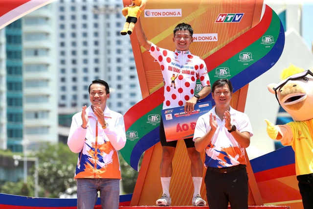 Cua rơ Việt Nam g&acirc;y sốc, vượt ngoại binh để giữ danh hiệu vua leo n&uacute;i- Ảnh 2.