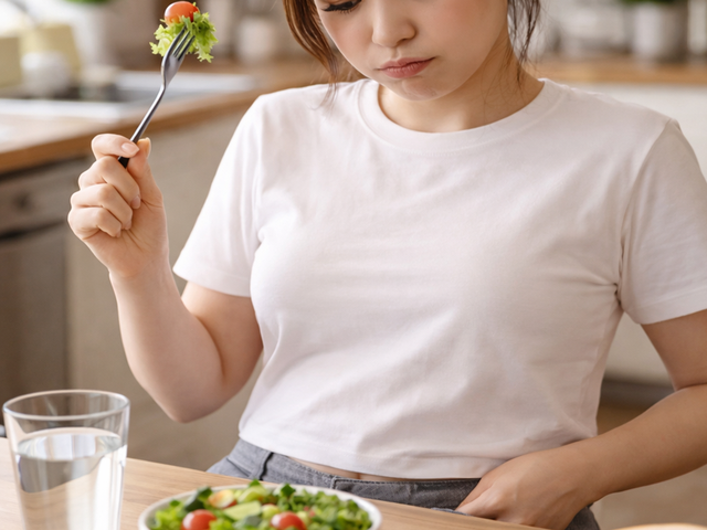 4 nguy&ecirc;n nh&acirc;n khiến tăng c&acirc;n d&ugrave; c&oacute; ăn &iacute;t  - Ảnh 1.