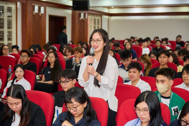 H&agrave;nh tr&igrave;nh Từ Tr&aacute;i Tim: Đ&aacute;nh thức &lsquo;kh&aacute;t vọng kiến quốc&rsquo; từ những trang s&aacute;ch qu&yacute; - Ảnh 4.