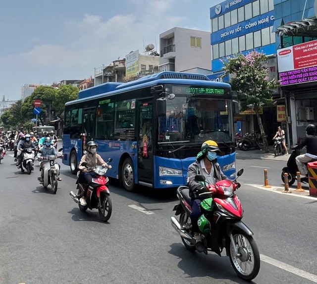 Vui mừng nếu miễn ph&iacute; xe bu&yacute;t nhưng người trẻ rất mong những điều n&agrave;y&hellip; - Ảnh 2.