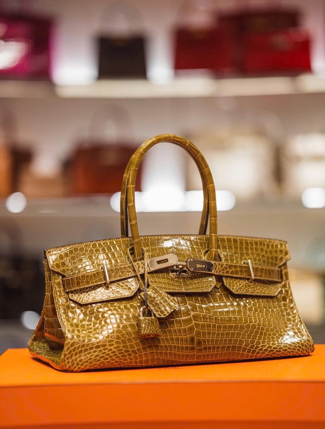 Vợ sắp cưới của Cristiano Ronaldo khoe bộ sưu tập t&uacute;i x&aacute;ch triệu đ&ocirc; - Ảnh 2.