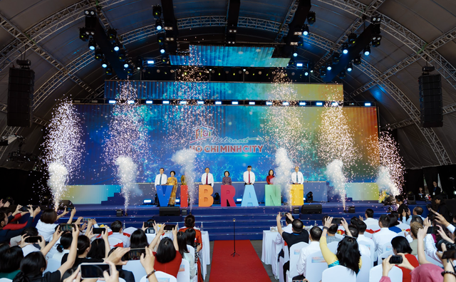 Bộ trưởng Nguyễn Văn H&ugrave;ng: Biến mỗi sự kiện th&agrave;nh cơ hội thu h&uacute;t kh&aacute;ch- Ảnh 2.