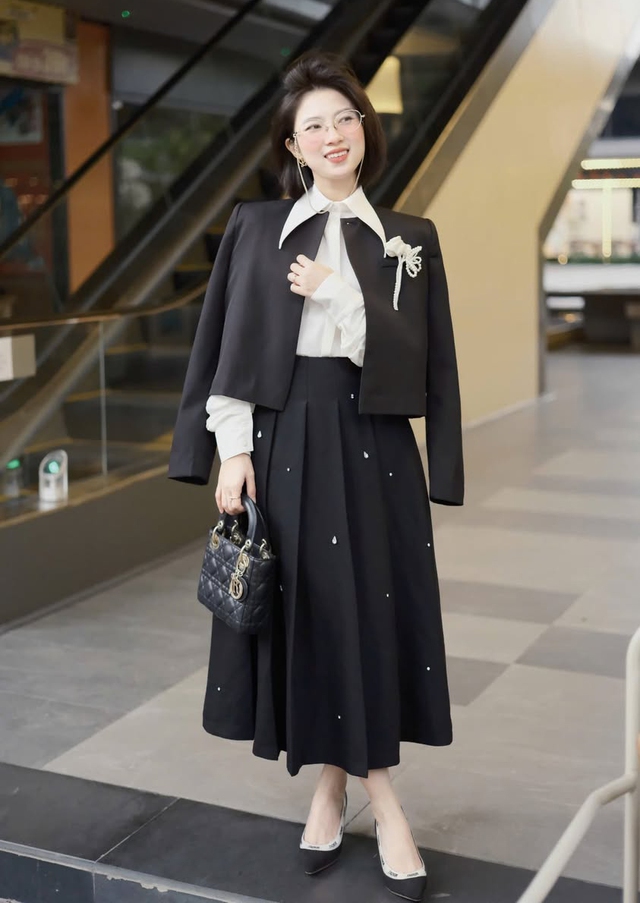 Đẹp bất bại với bộ đôi áo và chân váy dài- Ảnh 3.