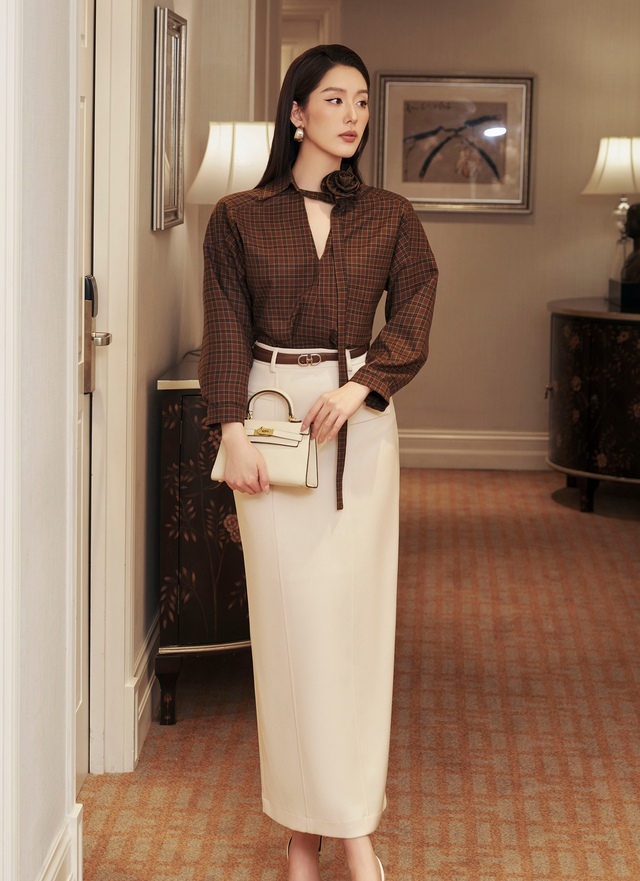 Đẹp bất bại với bộ đôi áo và chân váy dài- Ảnh 5.