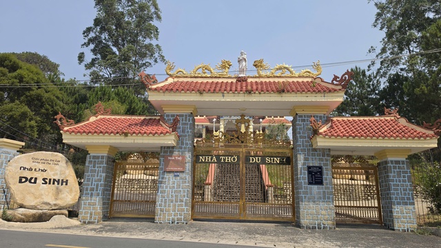 Nh&agrave; thờ mang d&aacute;ng dấp đ&igrave;nh, ch&ugrave;a độc nhất v&ocirc; nhị ở Đ&agrave; Lạt- Ảnh 2.