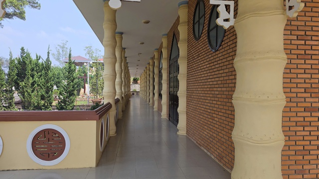 Nh&agrave; thờ mang d&aacute;ng dấp đ&igrave;nh, ch&ugrave;a độc nhất v&ocirc; nhị ở Đ&agrave; Lạt- Ảnh 4.