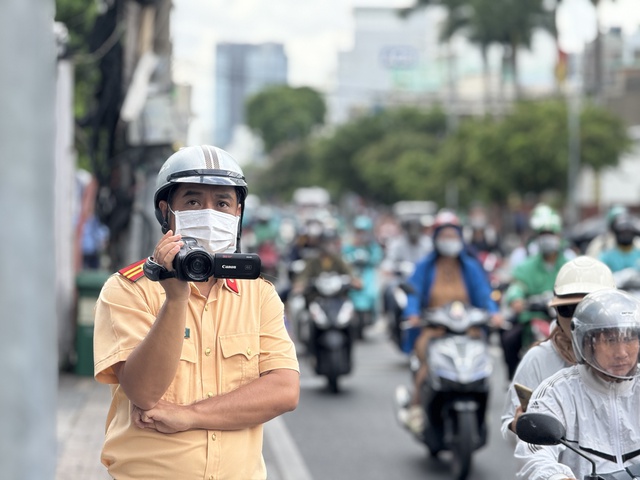 3 lỗi người đi đường kh&ocirc;ng để &yacute;, dễ bị phạt nguội ở TP.HCM - Ảnh 3.