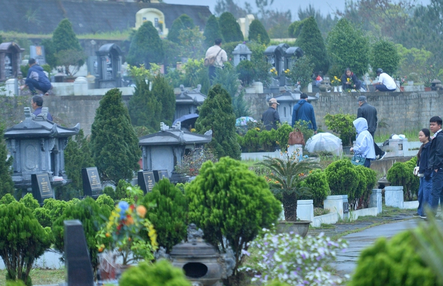 Tiết Thanh minh: V&igrave; sao người Việt chỉ tảo mộ, kh&ocirc;ng du xu&acirc;n như Trung Quốc? - Ảnh 2.