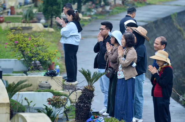 Tiết Thanh minh: V&igrave; sao người Việt chỉ tảo mộ, kh&ocirc;ng du xu&acirc;n như Trung Quốc? - Ảnh 1.