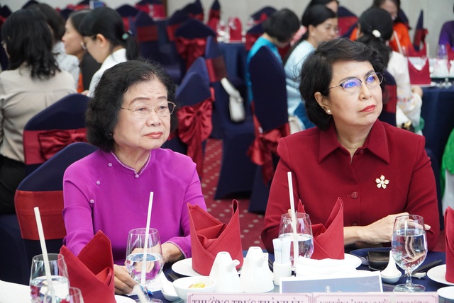 TP.HCM họp mặt nữ đại biểu Quốc hội, HĐND  - Ảnh 1.
