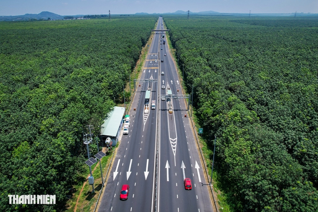 Qu&ecirc;n bật xi nhan khi chuyển l&agrave;n, nhiều t&agrave;i xế bị phạt nguội tr&ecirc;n cao tốc- Ảnh 3.