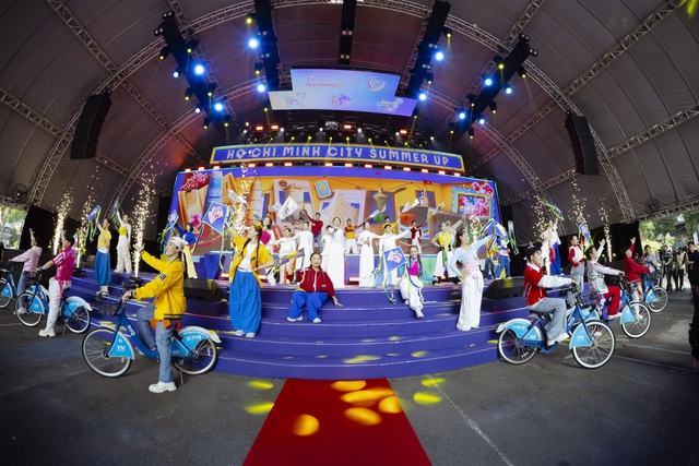 Bộ trưởng Nguyễn Văn H&ugrave;ng: Biến mỗi sự kiện th&agrave;nh cơ hội thu h&uacute;t kh&aacute;ch- Ảnh 1.