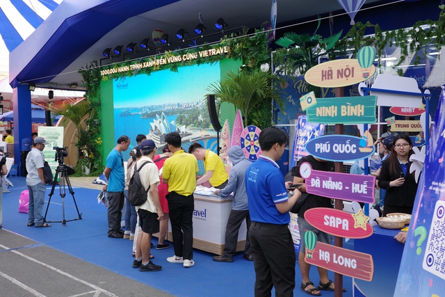 Bộ trưởng Nguyễn Văn H&ugrave;ng: Biến mỗi sự kiện th&agrave;nh cơ hội thu h&uacute;t kh&aacute;ch- Ảnh 9.