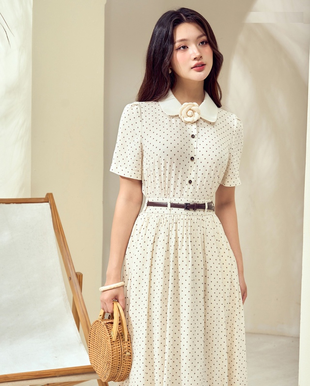 Váy chấm bi nhỏ sang trọng, tinh tế mà vẫn lãng mạn - Ảnh 2.