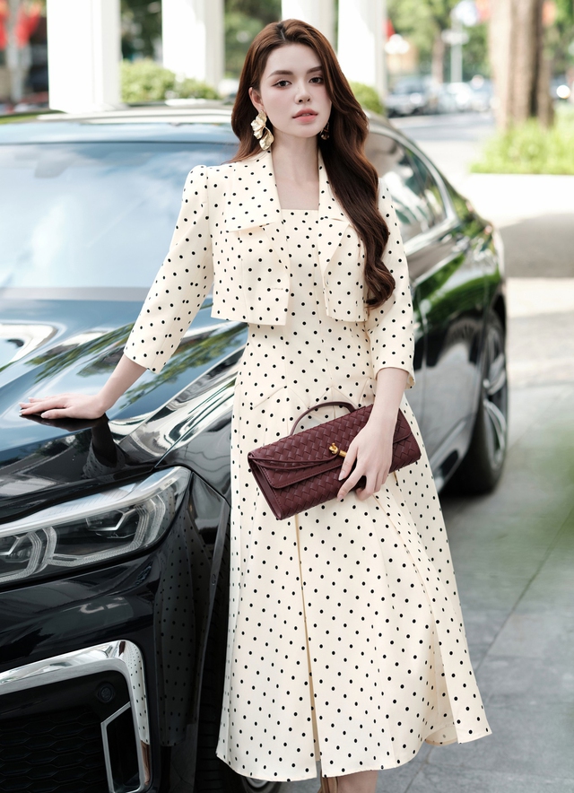 Váy chấm bi nhỏ sang trọng, tinh tế mà vẫn lãng mạn - Ảnh 3.