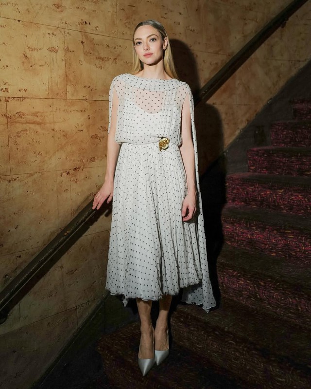 Váy chấm bi nhỏ sang trọng, tinh tế mà vẫn lãng mạn - Ảnh 5.