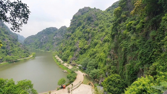 Nức l&ograve;ng giới trẻ Việt: Đất nước lọt top 17 quốc gia đẹp nhất thế giới - Ảnh 3.