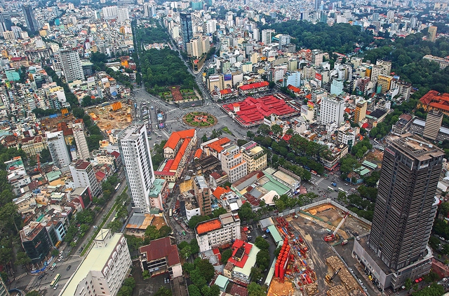M&agrave;u &aacute;o cam th&acirc;n thương vắt qua c&otilde;i nh&acirc;n sinh - Ảnh 2.