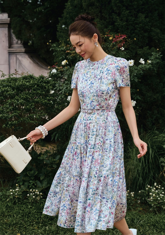 Váy hoa nhí tay phồng, kiểu váy họa tiết đẹp nhất mùa- Ảnh 8.
