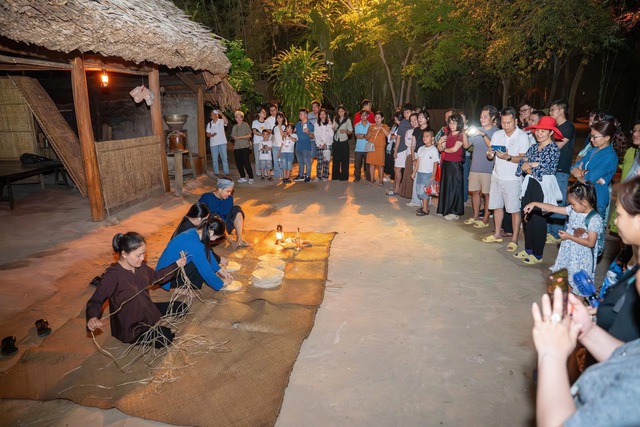 Địa đạo Củ Chi c&oacute; nhiều hoạt động phục vụ người d&acirc;n, du kh&aacute;ch trong dịp Giỗ tổ H&ugrave;ng Vương, lễ 30.4 - 1.5 - Ảnh 1.