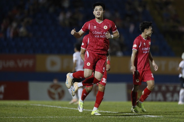 Đ&igrave;nh Bắc chạy đ&agrave; ho&agrave;n hảo cho kỳ AFF Cup đầu ti&ecirc;n c&ugrave;ng đội tuyển Việt Nam - Ảnh 1.