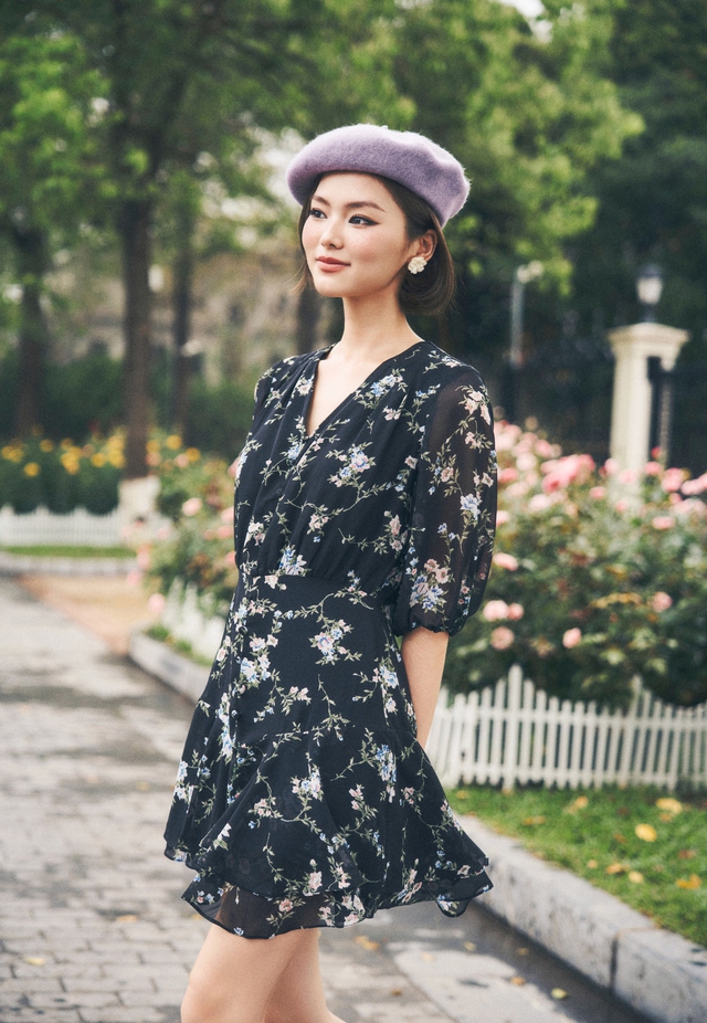 Váy hoa nhí tay phồng, kiểu váy họa tiết đẹp nhất mùa- Ảnh 4.