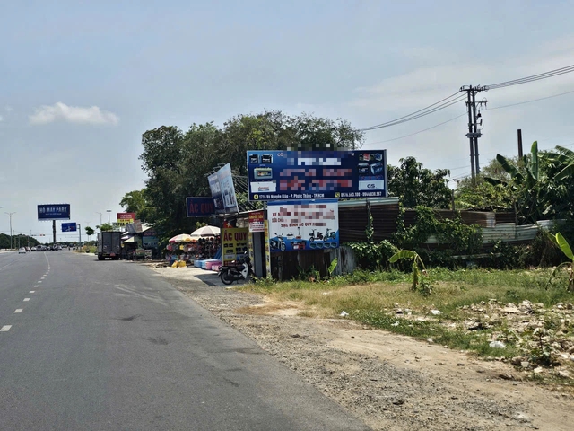 TP.HCM: Chiếm đất c&ocirc;ng, x&acirc;y nh&agrave; tr&aacute;i ph&eacute;p tr&agrave;n lan hơn 35 năm vẫn chưa xử l&yacute; - Ảnh 1.