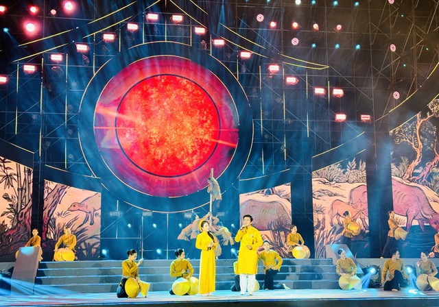 Bản sắc văn h&oacute;a vững mạnh l&agrave; biết chắt lọc, t&iacute;ch hợp điều tốt của nh&acirc;n loại- Ảnh 4.