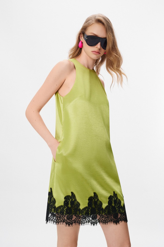 Sở hữu vẻ ngoài thanh thoát, nữ tính với đầm suông- Ảnh 2.