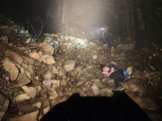 Nam sinh mất t&iacute;ch 37 giờ ở Tam Đảo: 'Cảm ơn c&aacute;c ch&uacute; đ&atilde; cứu ch&aacute;u'- Ảnh 2.