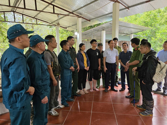 Nam sinh mất t&iacute;ch 37 giờ ở Tam Đảo: 'Cảm ơn c&aacute;c ch&uacute; đ&atilde; cứu ch&aacute;u'- Ảnh 4.