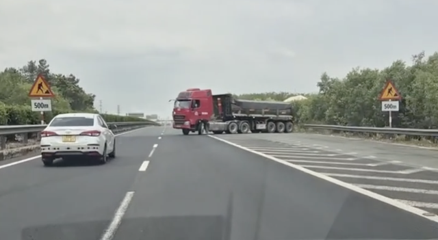 Vạch xương c&aacute; k&ecirc;nh h&oacute;a d&ograve;ng xe l&agrave; g&igrave;, đ&egrave; l&ecirc;n bị phạt bao nhi&ecirc;u? - Ảnh 2.