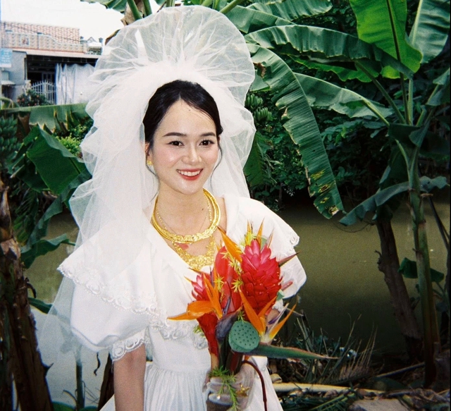 Cô dâu cùng gia đình tự trang trí đám cưới và thành quả gây bất ngờ - Ảnh 2.