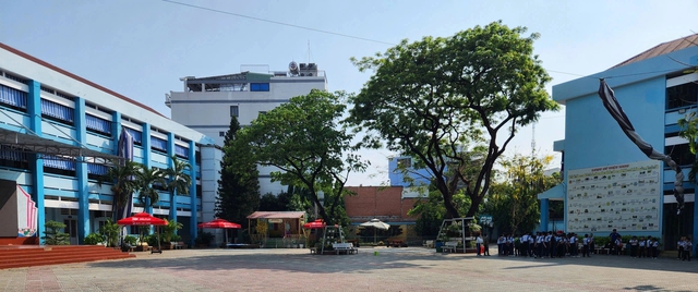 Nhóm học sinh lớp 5 viết giấy nhục mạ bạn, phụ huynh sốc - Ảnh 2.