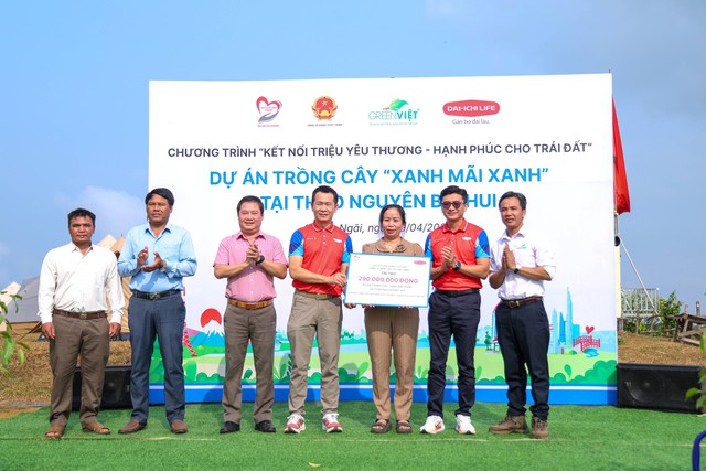 Dai-ichi Life Việt Nam trồng 6.000 c&acirc;y xanh tại thảo nguy&ecirc;n B&ugrave;i Hui, tỉnh Quảng Ng&atilde;i - Ảnh 1.