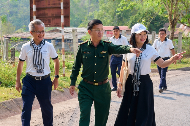 H&agrave;nh tr&igrave;nh Từ Tr&aacute;i Tim - L&ecirc;n bi&ecirc;n giới trao kh&aacute;t vọng, lan tỏa tri thức - Ảnh 12.