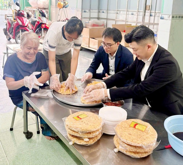 Viết tiếp chương mới cho hương vị truyền thống bằng tư duy số của thế hệ trẻ - Ảnh 2.