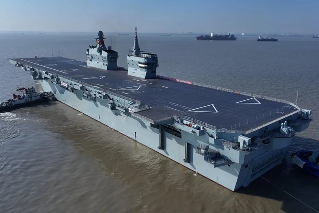 Khi Trung Quốc điều 't&agrave;u s&acirc;n bay UAV' đến Biển Đ&ocirc;ng - Ảnh 1.