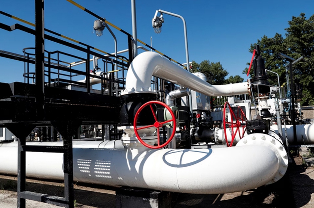 Ukraine nối lại đường ống dẫn dầu cho Hungary, Slovakia - Ảnh 1.