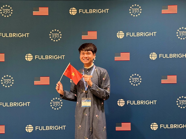 Cựu thủ khoa Ngoại thương với lựa chọn 'lùi để tiến' - Ảnh 1.