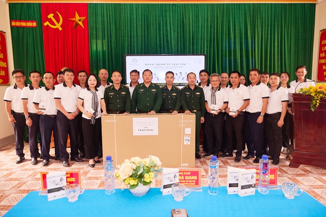 H&agrave;nh tr&igrave;nh Từ Tr&aacute;i Tim - L&ecirc;n bi&ecirc;n giới trao kh&aacute;t vọng, lan tỏa tri thức - Ảnh 9.