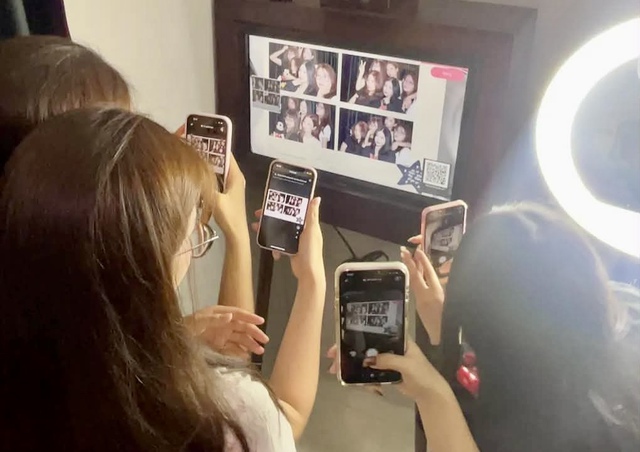 Theo trend chụp photobooth, coi chừng lộ dữ liệu cá nhân - Ảnh 2.