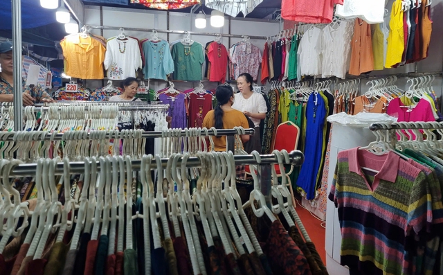 Đề xuất nâng ngưỡng miễn thuế hộ kinh doanh và doanh nghiệp nhỏ lên 1 tỉ đồng- Ảnh 2.