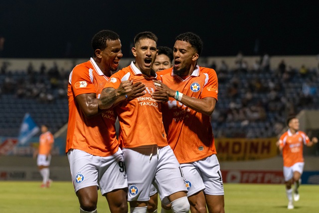 CLB Đ&agrave; Nẵng sẽ kh&ocirc;ng &lsquo;bẻ ghế&rsquo; HLV L&ecirc; Đức Tuấn ở trận cầu sinh tử- Ảnh 1.