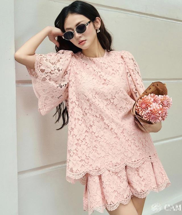 Gợi ý trang phục nhẹ mát cho những ngày nghỉ lễ 2026- Ảnh 6.