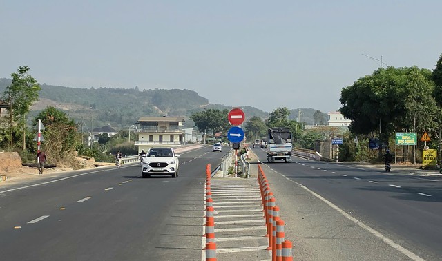 Xe được lưu th&ocirc;ng qua cầu cạn đ&egrave;o Mimosa Đ&agrave; Lạt, cầu Đại Ninh v&agrave; Đại Nga  - Ảnh 3.