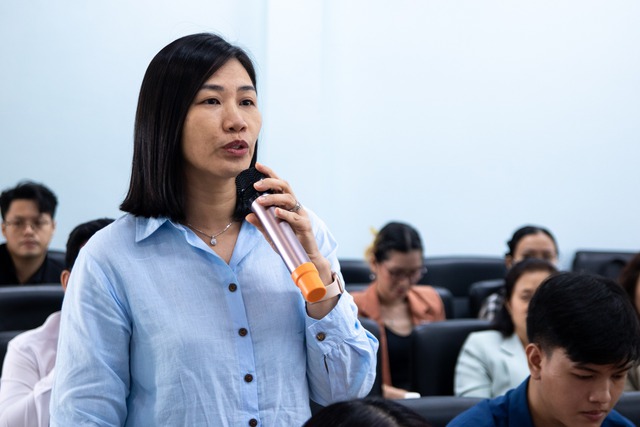 Đưa doanh nghiệp xuống trường phổ th&ocirc;ng để hướng nghiệp sớm cho học sinh - Ảnh 2.